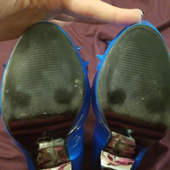 Sky Blue Spike Toe Chrome Stiletto Platform Pumps - Picture 5 of 8